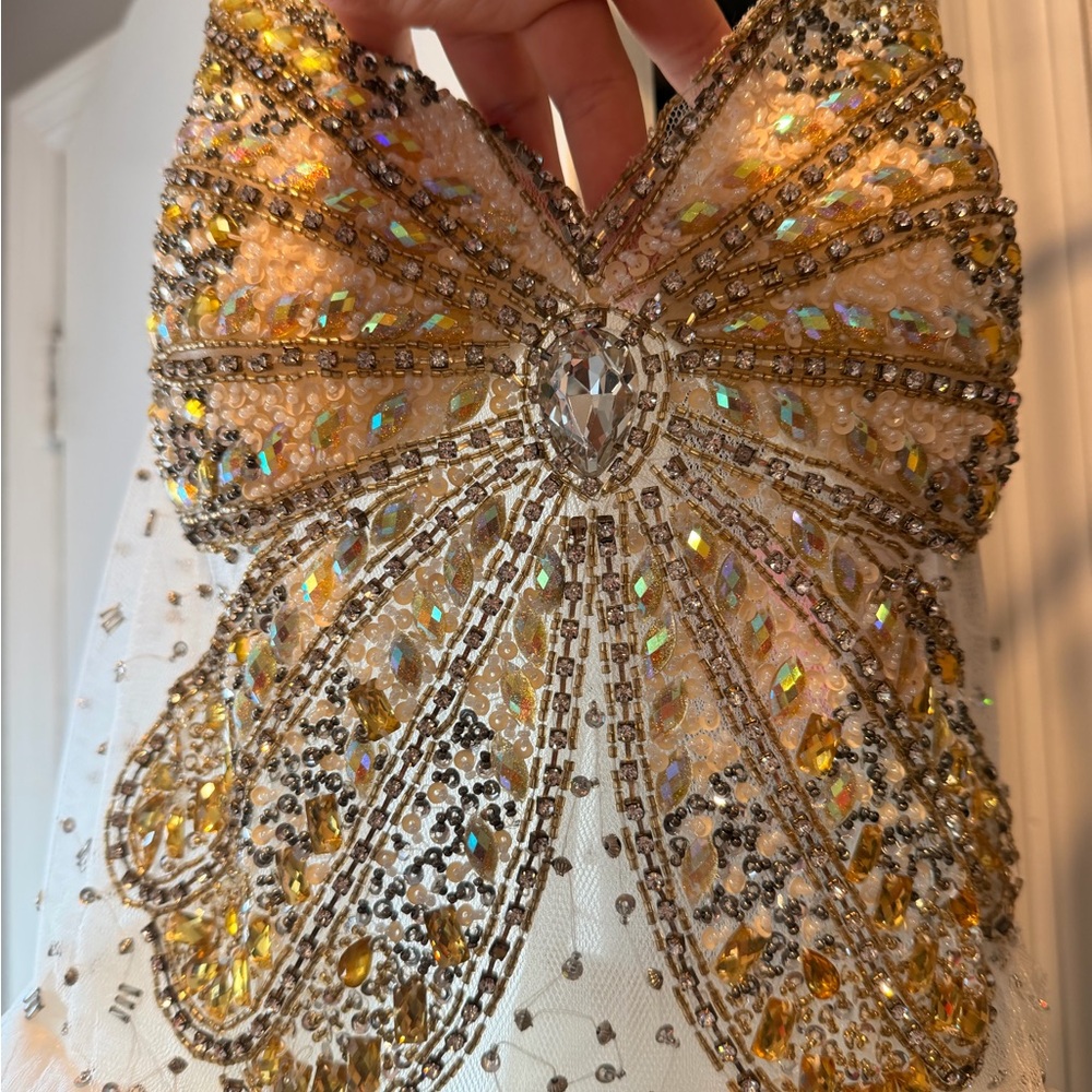 Dress - Picture 3 of 9